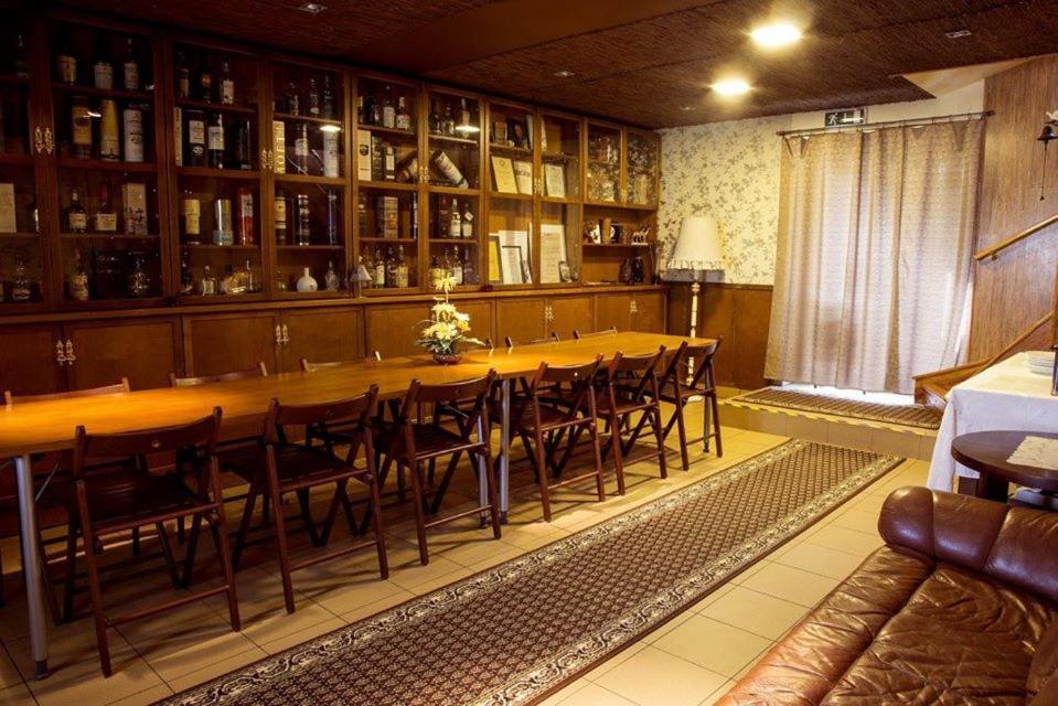 Vahe Guest House Poltsamaa Exterior foto